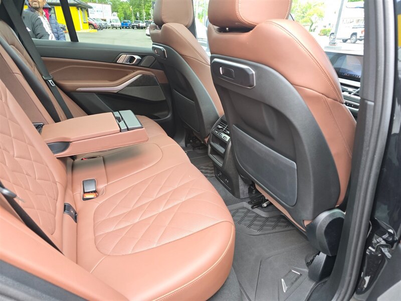 Used 2025 BMW X5 xDrive40i w/ Premium Package AWD/4WD image 17
