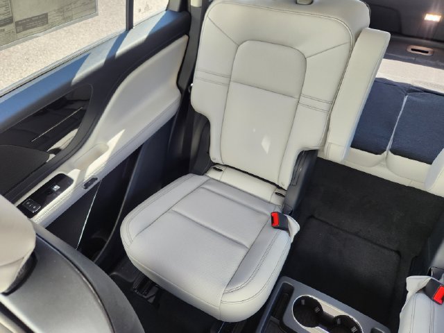 New 2026 Lincoln Aviator AWD w/ Jet Appearance Package image 13