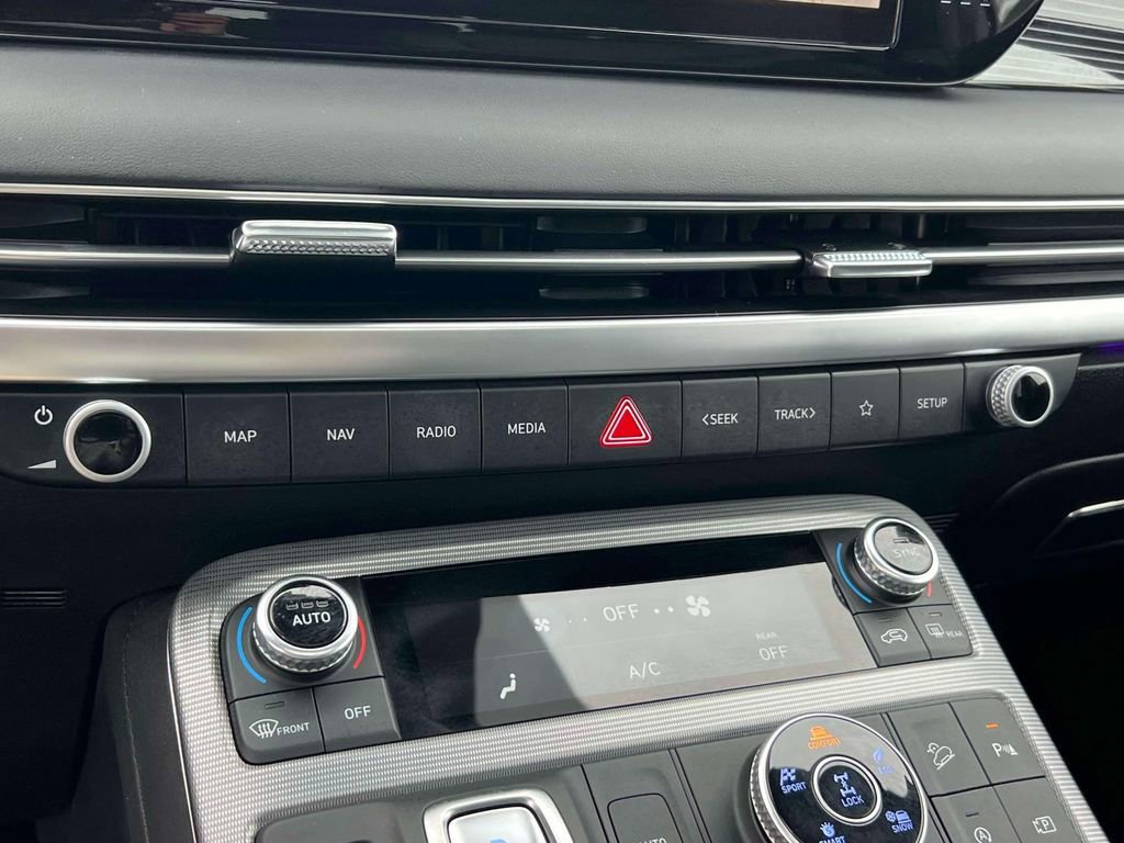 Used 2023 Hyundai Palisade Calligraphy image 30