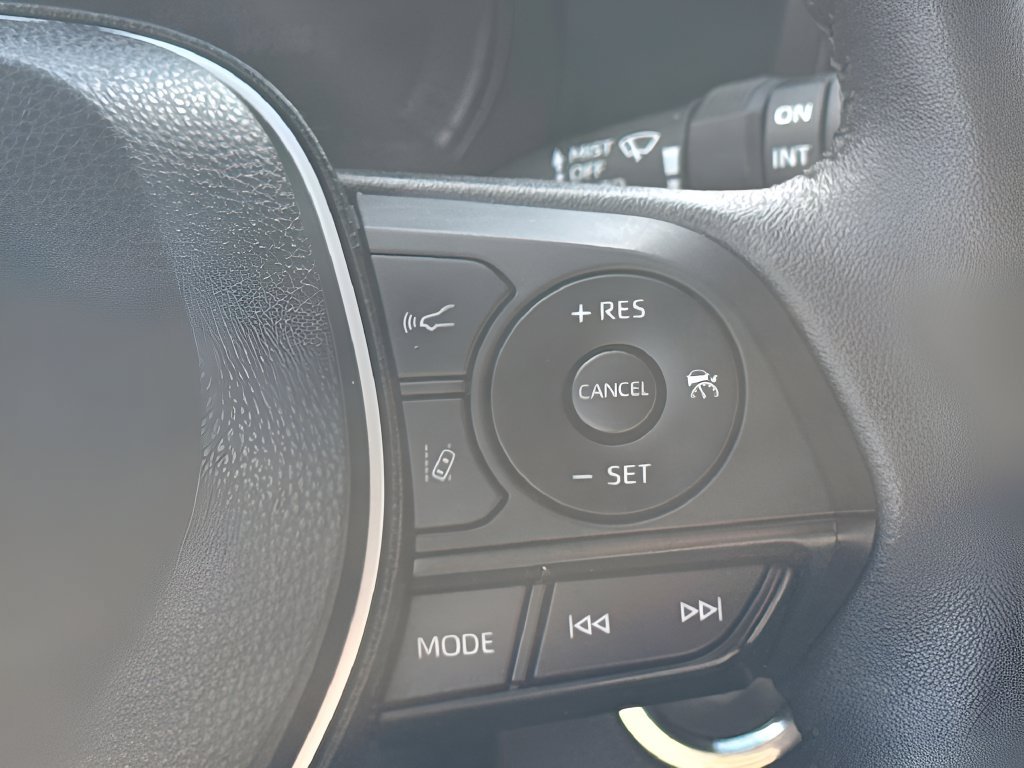 Used 2023 Toyota RAV4 Limited AWD/4WD image 18
