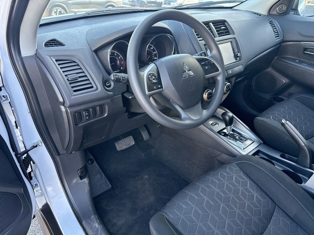 Used 2025 Mitsubishi Outlander Sport ES image 19