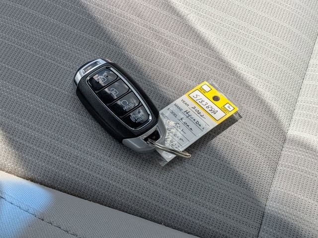 Used 2022 Hyundai Kona SEL AWD/4WD image 17