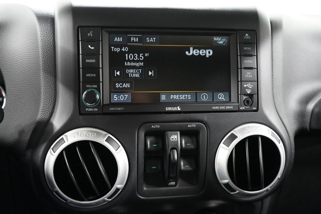 Used 2014 Jeep Wrangler Unlimited Sahara w/ Connectivity Group AWD/4WD image 21