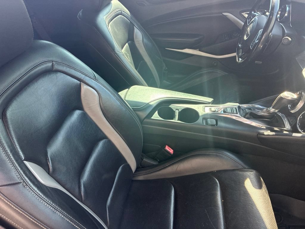 Used 2016 Chevrolet Camaro LT RWD image 10
