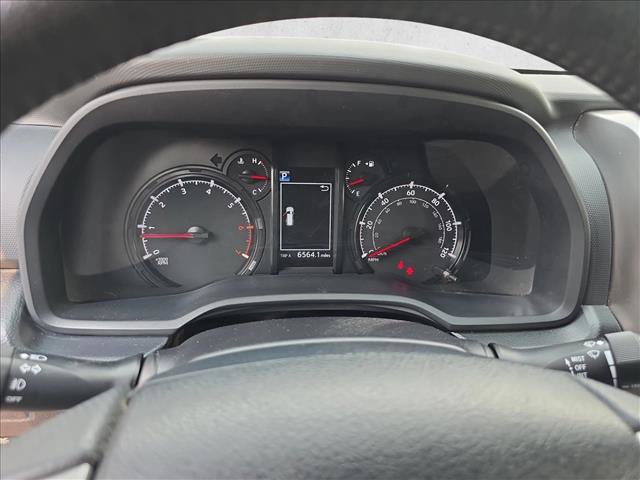 Used 2020 Toyota 4Runner SR5 AWD/4WD image 20