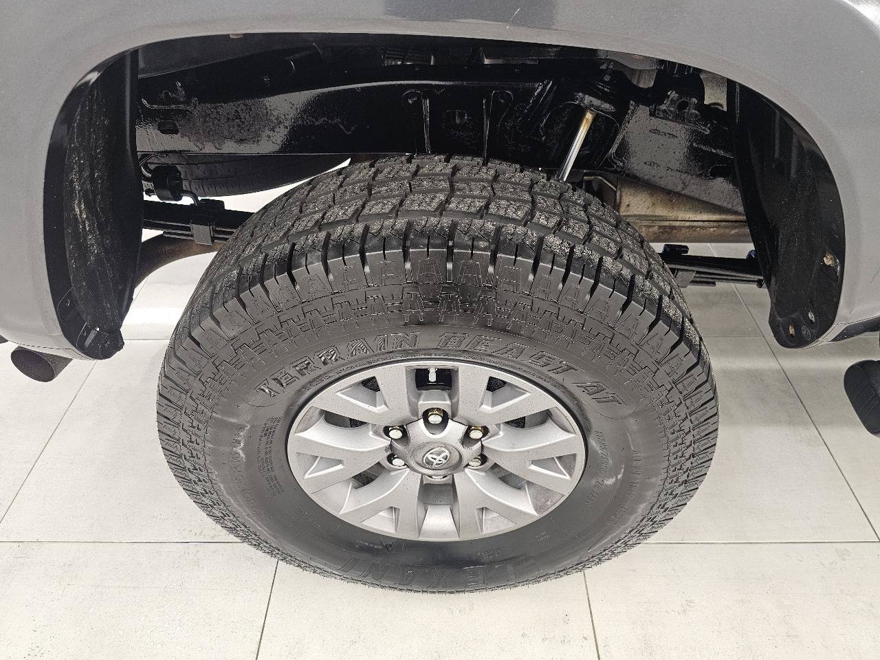Used 2019 Toyota Tacoma SR5 AWD/4WD image 30