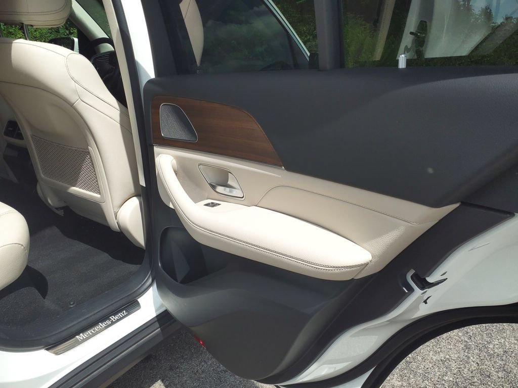 Certified 2025 Mercedes-Benz GLE 450e 4MATIC image 13