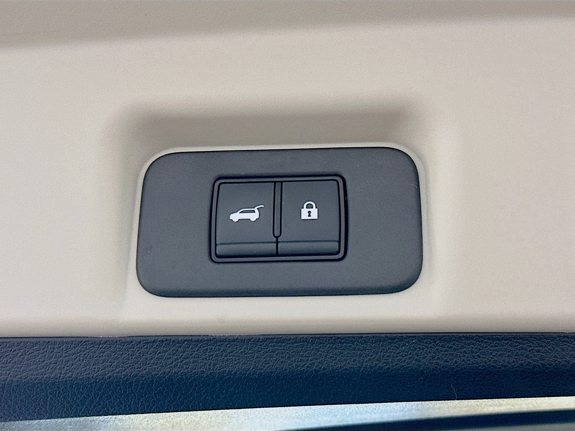 Used 2023 Nissan Ariya EVOLVE+ image 32