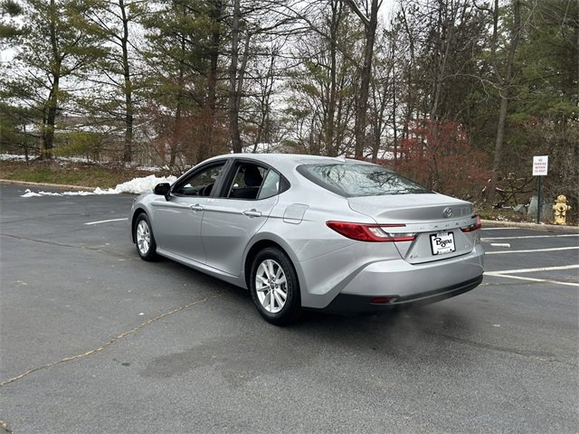Used 2025 Toyota Camry LE image 8