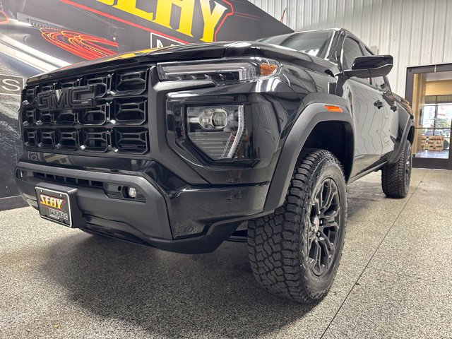 Used 2024 GMC Canyon Elevation w/ Elevation Premium Package AWD/4WD image 2
