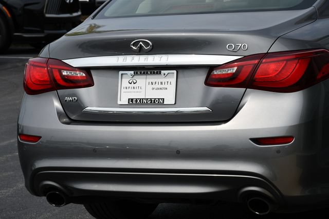 Used 2015 INFINITI Q70 3.7 w/ Deluxe Touring Package AWD/4WD image 28