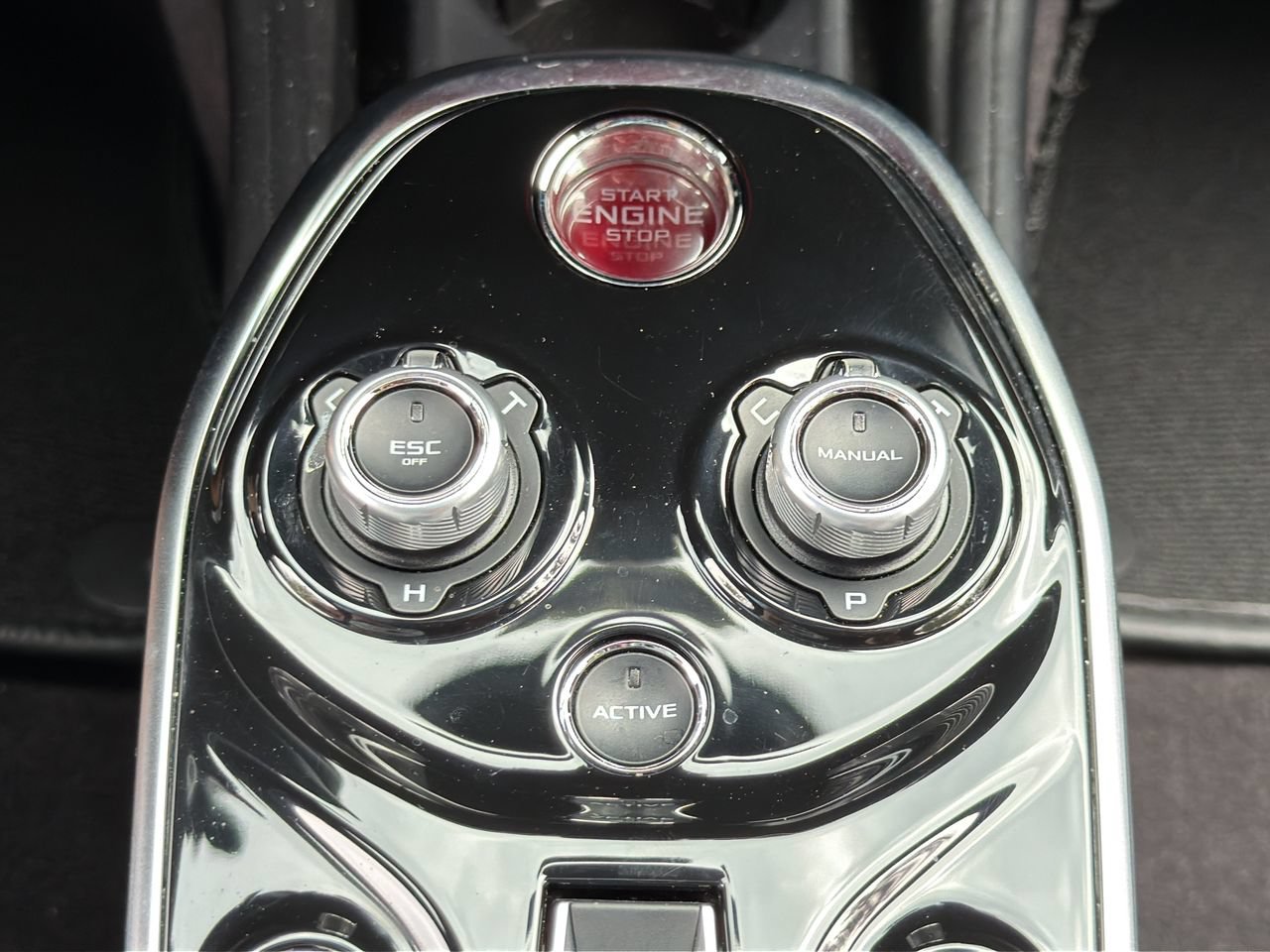 Used 2020 McLaren GT RWD image 21