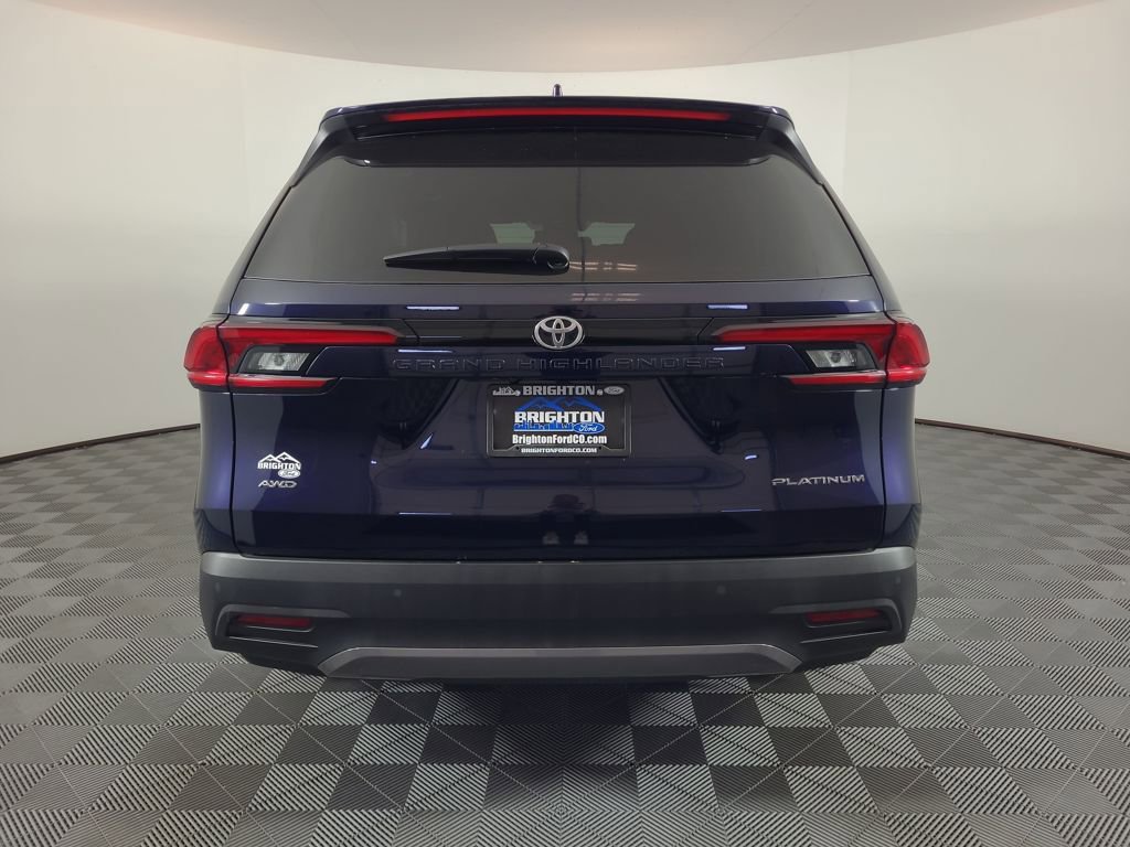 Used 2025 Toyota Grand Highlander AWD image 4
