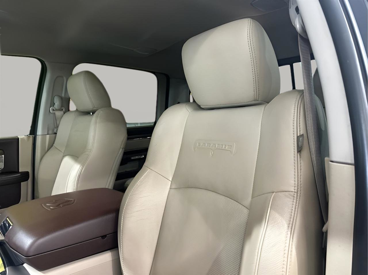 Used 2016 RAM 1500 Laramie w/ Convenience Group AWD/4WD image 11
