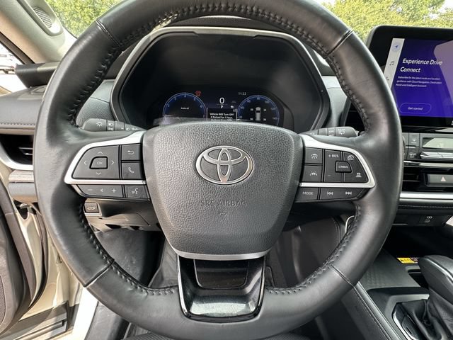 Used 2024 Toyota Grand Highlander AWD image 12