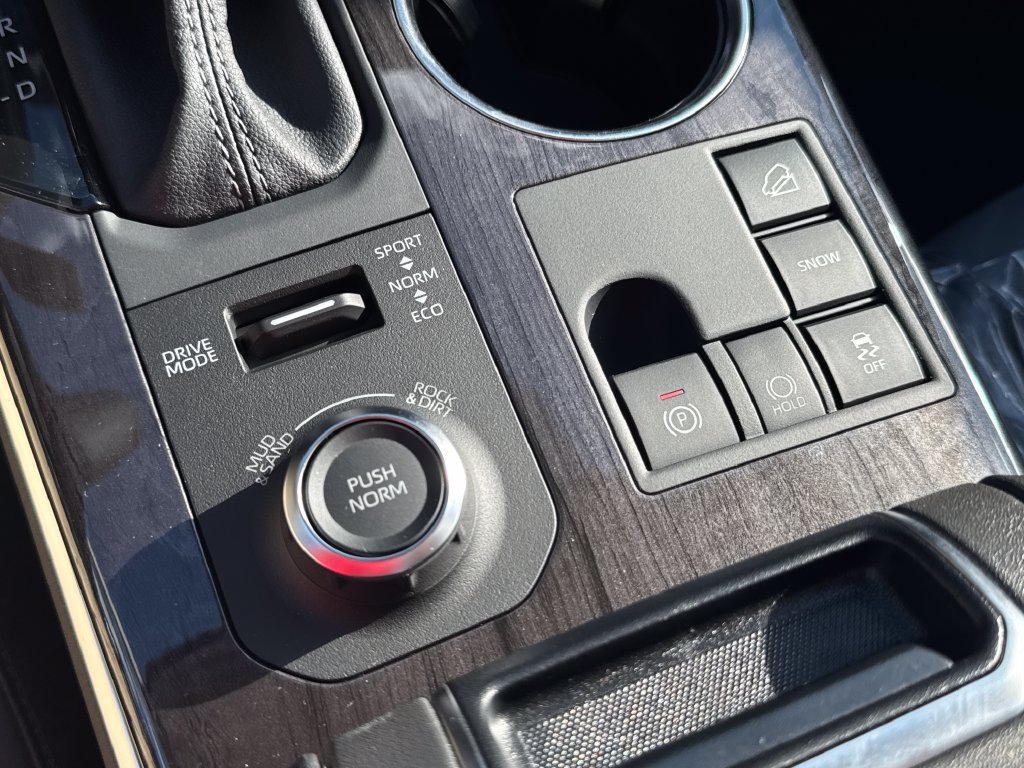New 2026 Toyota Highlander Platinum AWD/4WD image 26