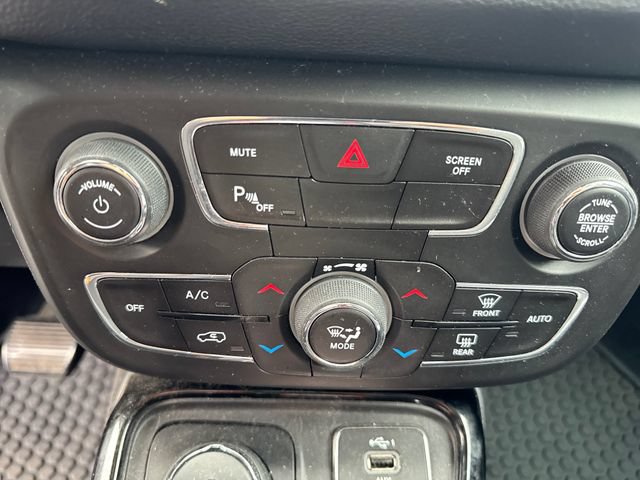 Used 2019 Jeep Compass Latitude AWD/4WD image 32