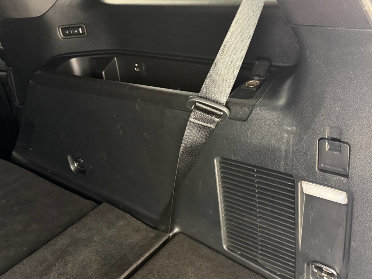 Used 2019 Ford Expedition Limited w/ Equipment Group 302A RWD image 21