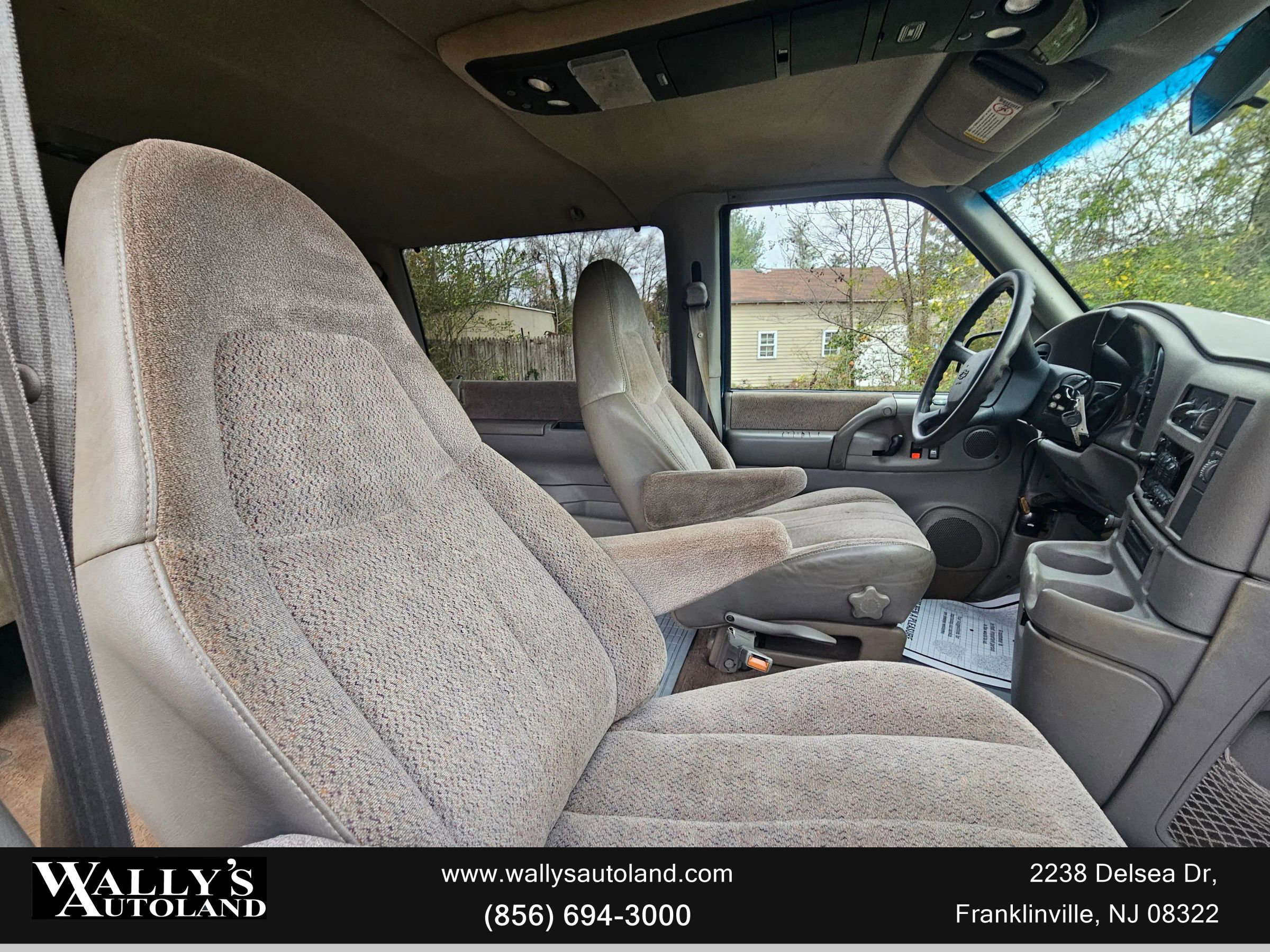 Used 1999 Chevrolet Astro AWD Passenger image 9