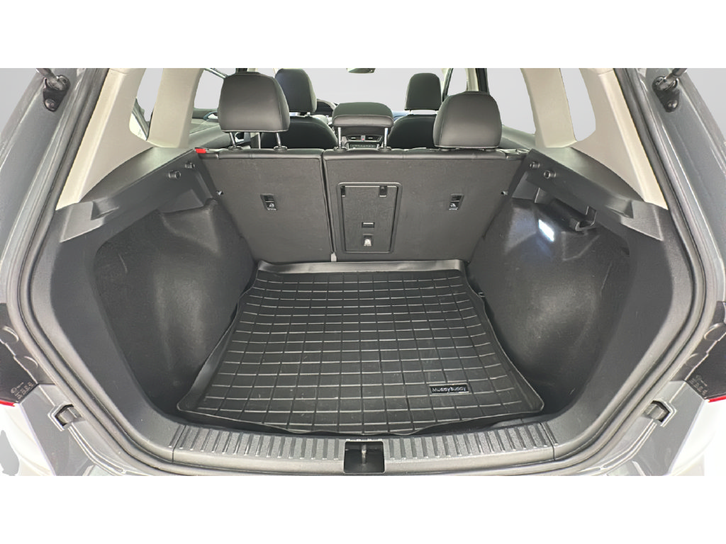 Used 2024 Volkswagen Taos SE w/ Panoramic Sunroof Package FWD image 23