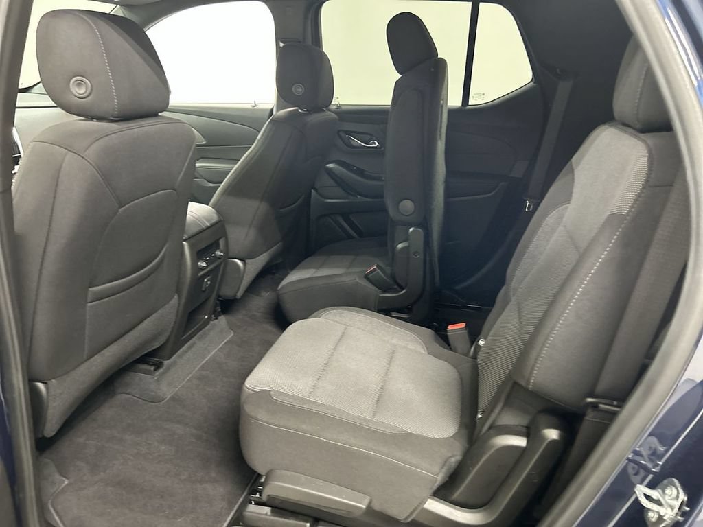 Used 2023 Chevrolet Traverse LT AWD/4WD image 19