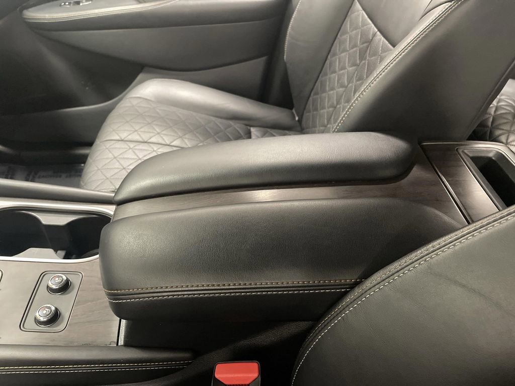 Used 2024 Nissan Murano Platinum image 22