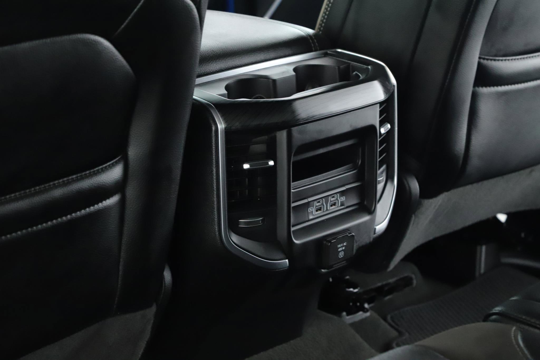 Used 2024 RAM 1500 Laramie AWD/4WD image 7