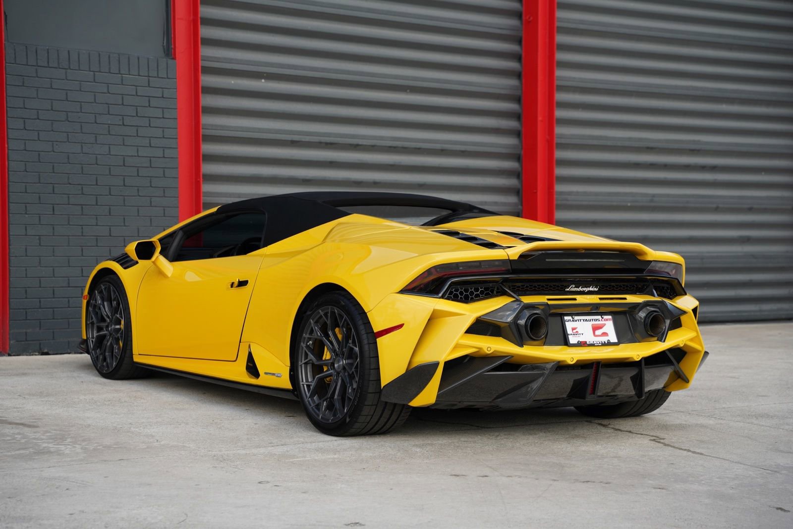Used 2022 Lamborghini Huracan EVO image 6