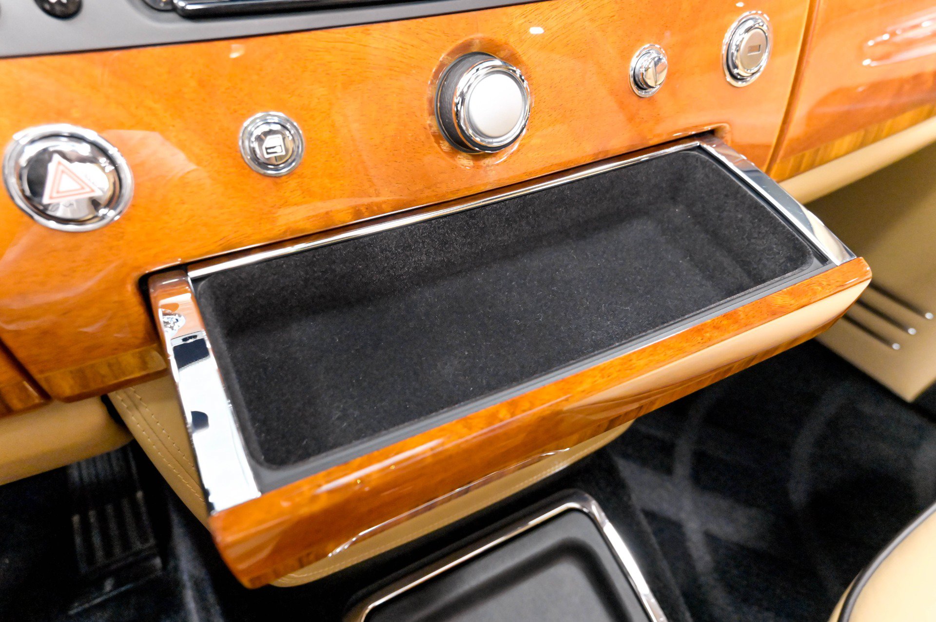 Used 2013 Rolls-Royce Phantom Sedan RWD image 88