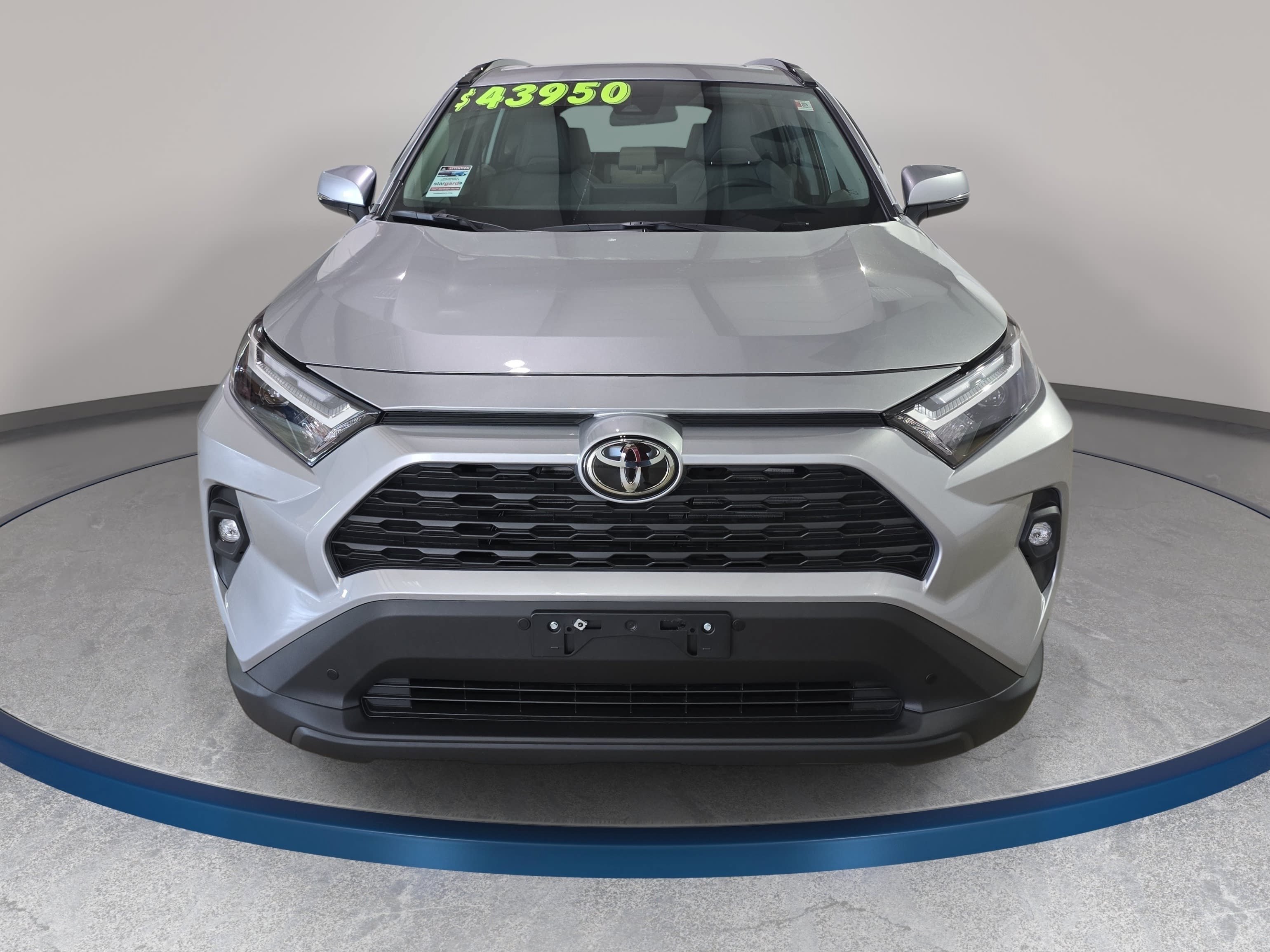 Used 2025 Toyota RAV4 XLE Premium AWD/4WD image 3