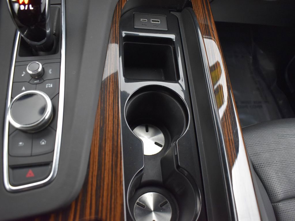 Used 2021 Cadillac Escalade Premium Luxury image 18