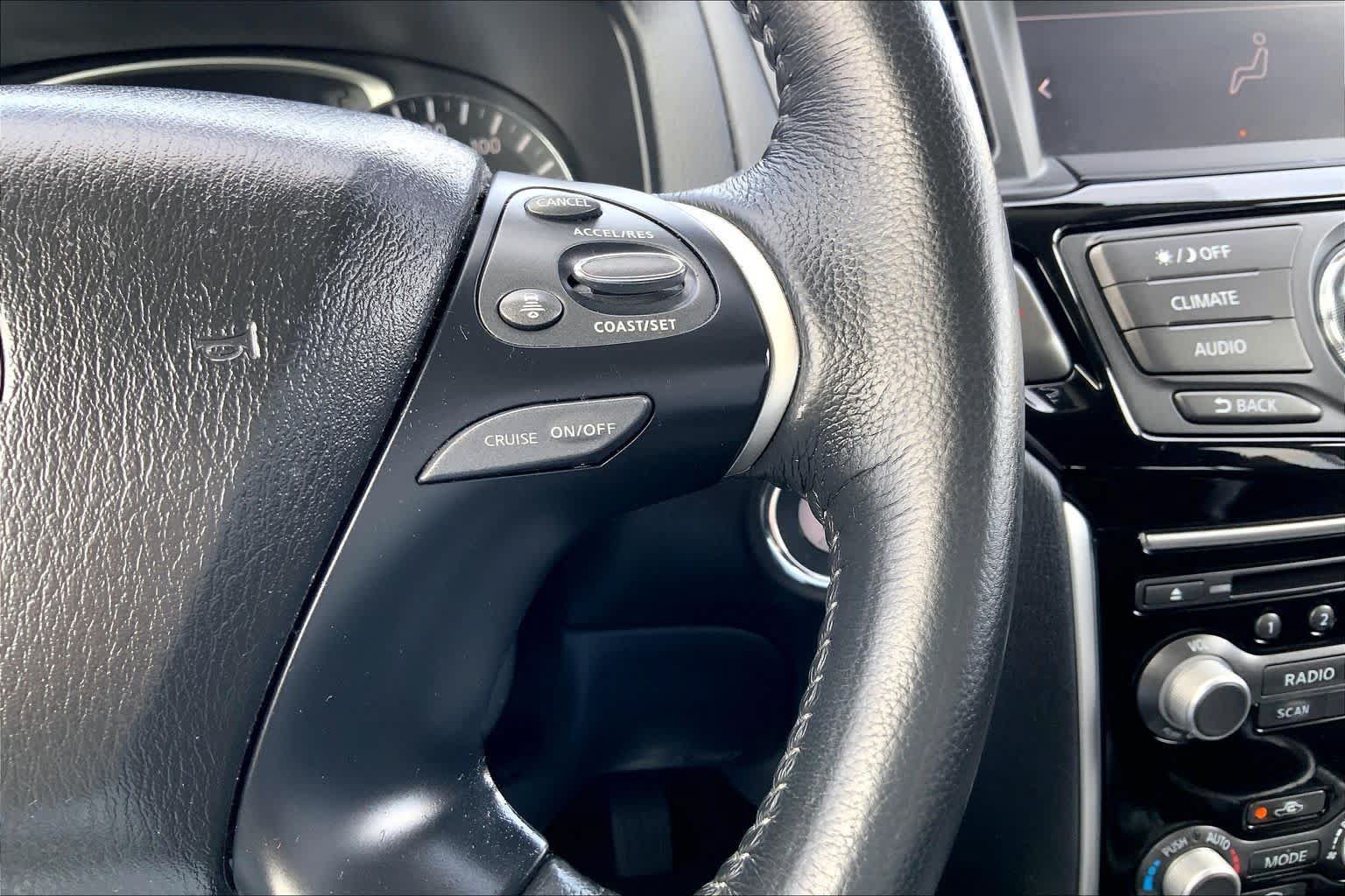 Used 2019 Nissan Pathfinder SV AWD/4WD image 22