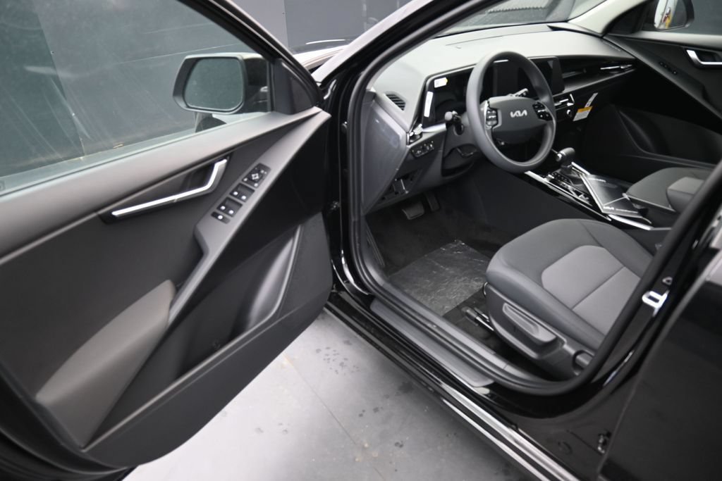 New 2026 Kia Niro LX FWD image 8