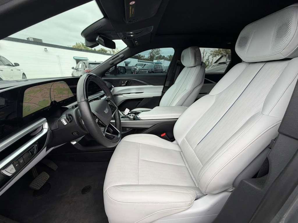 Used 2024 Cadillac Lyriq Sport image 10