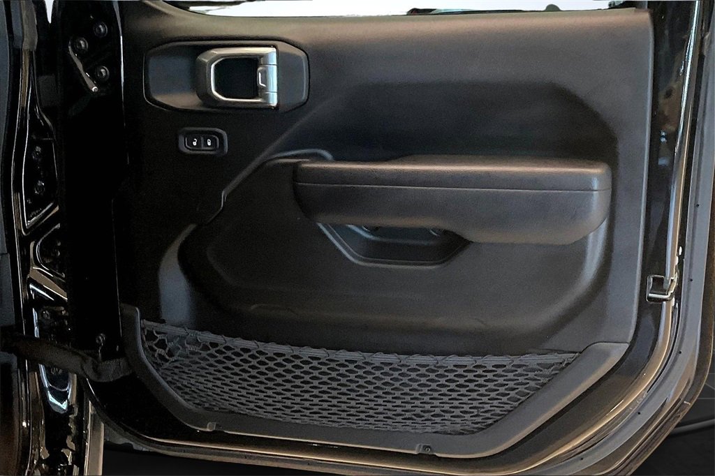 Used 2022 Jeep Gladiator Willys image 25