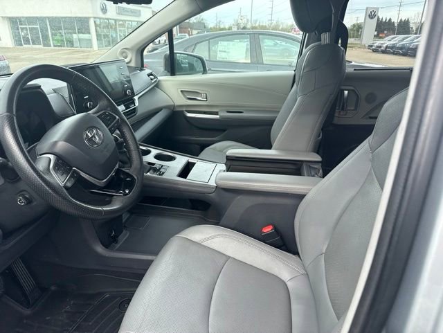 Certified 2023 Toyota Sienna Limited AWD/4WD image 11