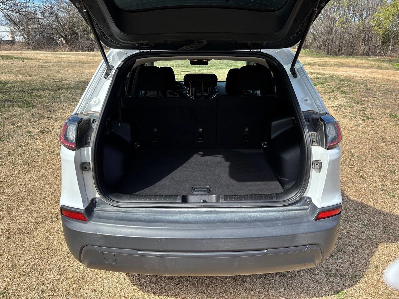 Used 2019 Jeep Cherokee Latitude w/ Popular Appearance Group image 22