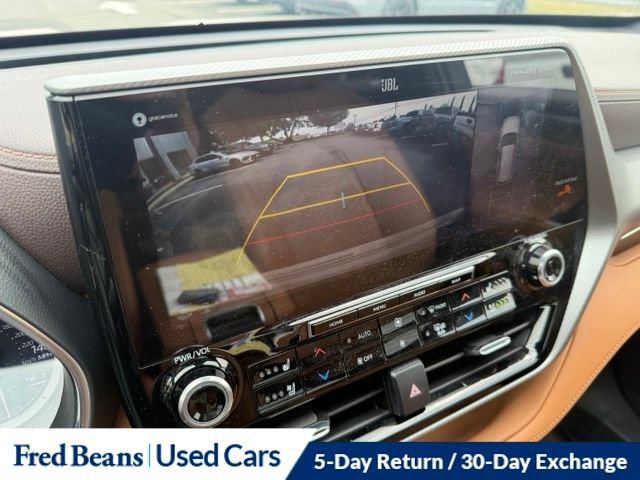 Used 2020 Toyota Highlander Platinum AWD/4WD image 28
