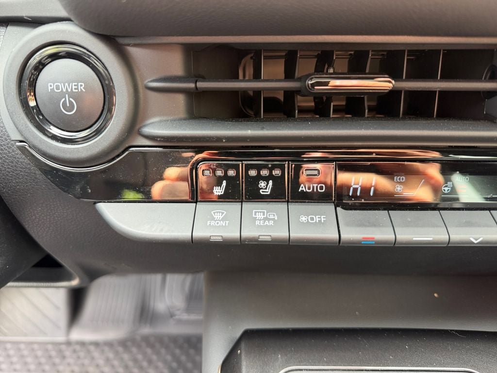 Used 2026 Toyota Crown AWD/4WD image 24