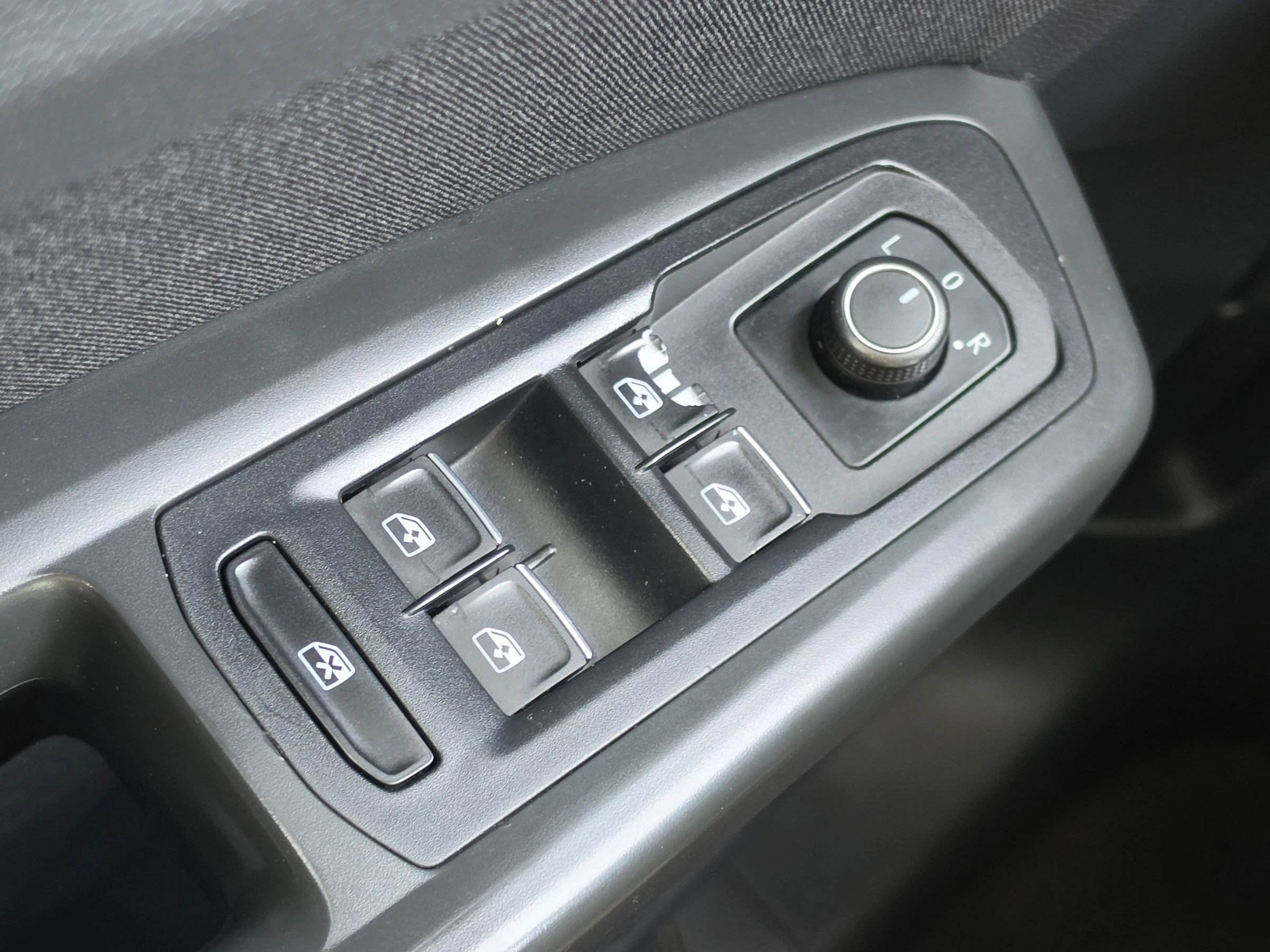 Used 2018 Volkswagen Atlas Launch Edition FWD image 15