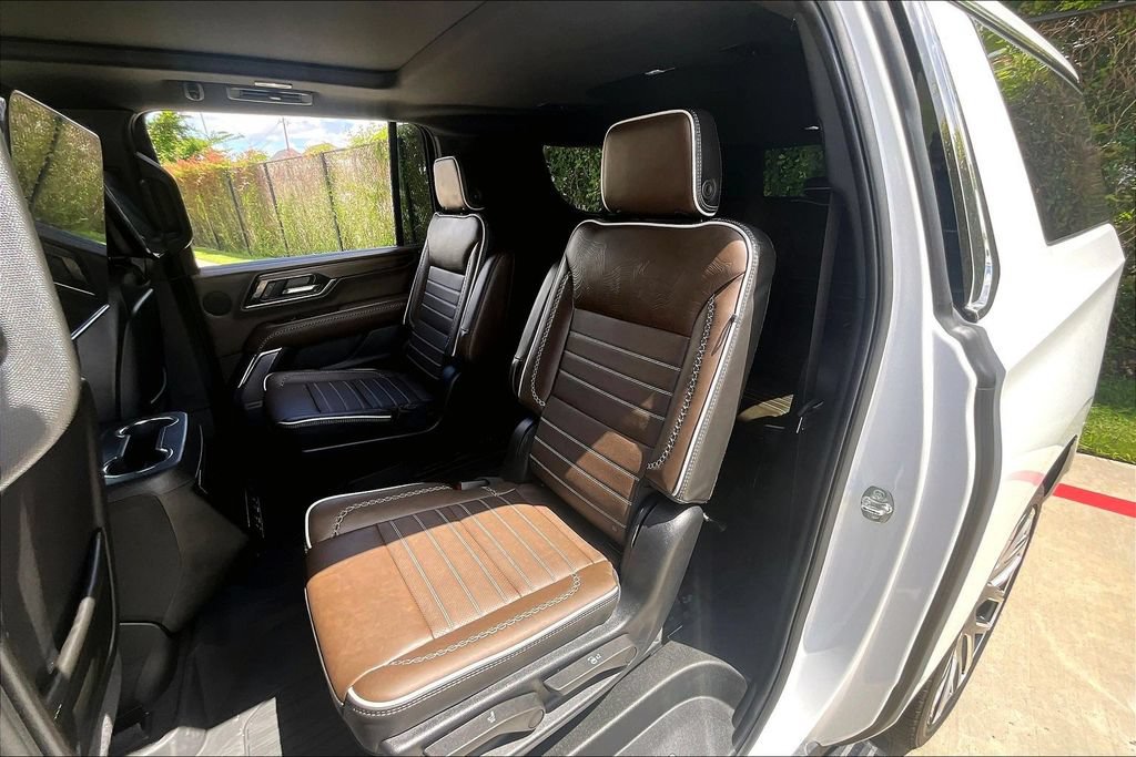Used 2026 GMC Yukon XL Denali Ultimate w/ LPO, Floor Liner Package AWD/4WD image 37
