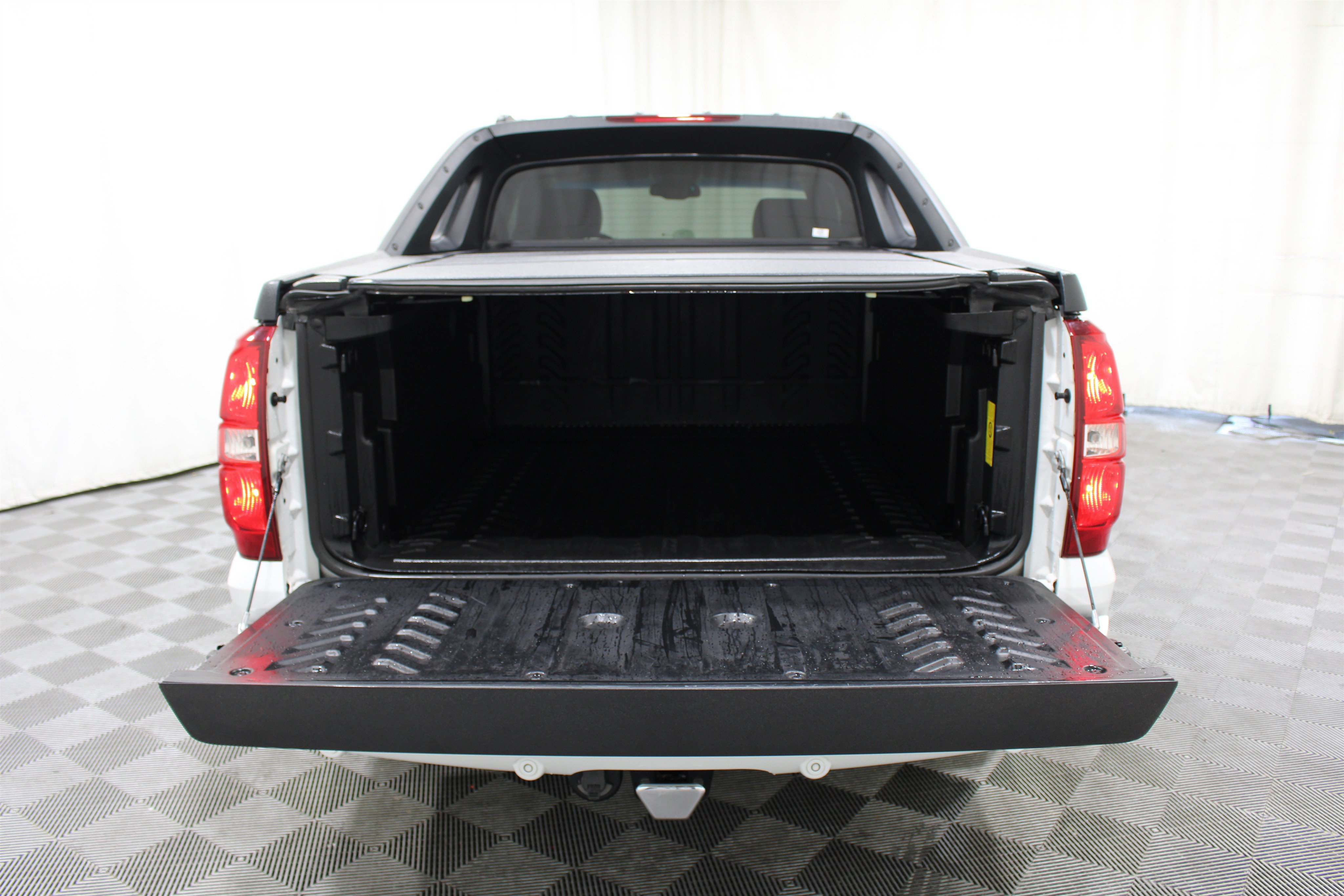 Used 2007 Chevrolet Avalanche LTZ w/ LTZ Preferred Equipment Group AWD/4WD image 19