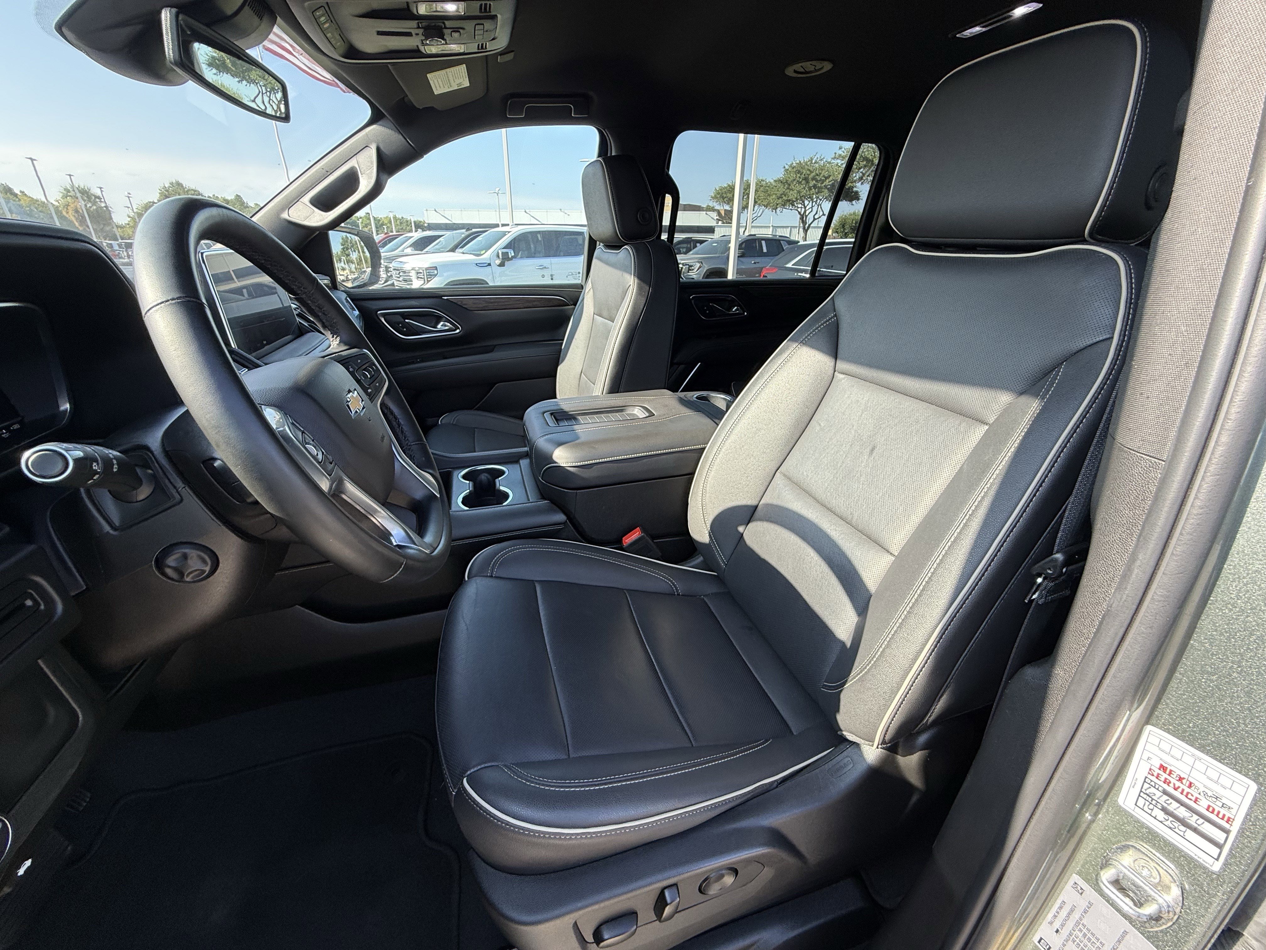 Used 2023 Chevrolet Suburban Premier image 27