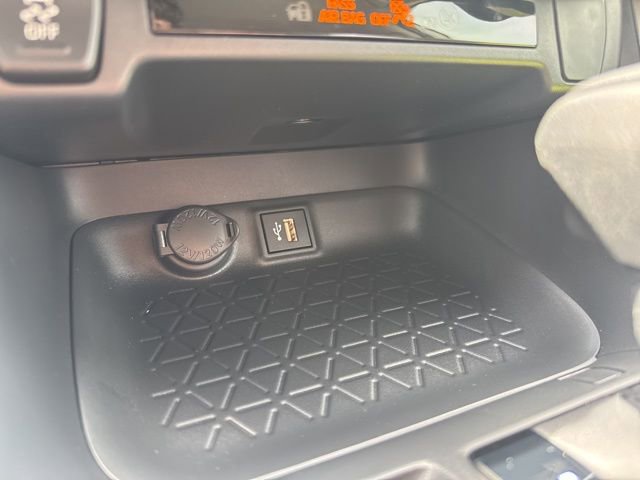 Used 2025 Toyota RAV4 LE AWD/4WD image 23