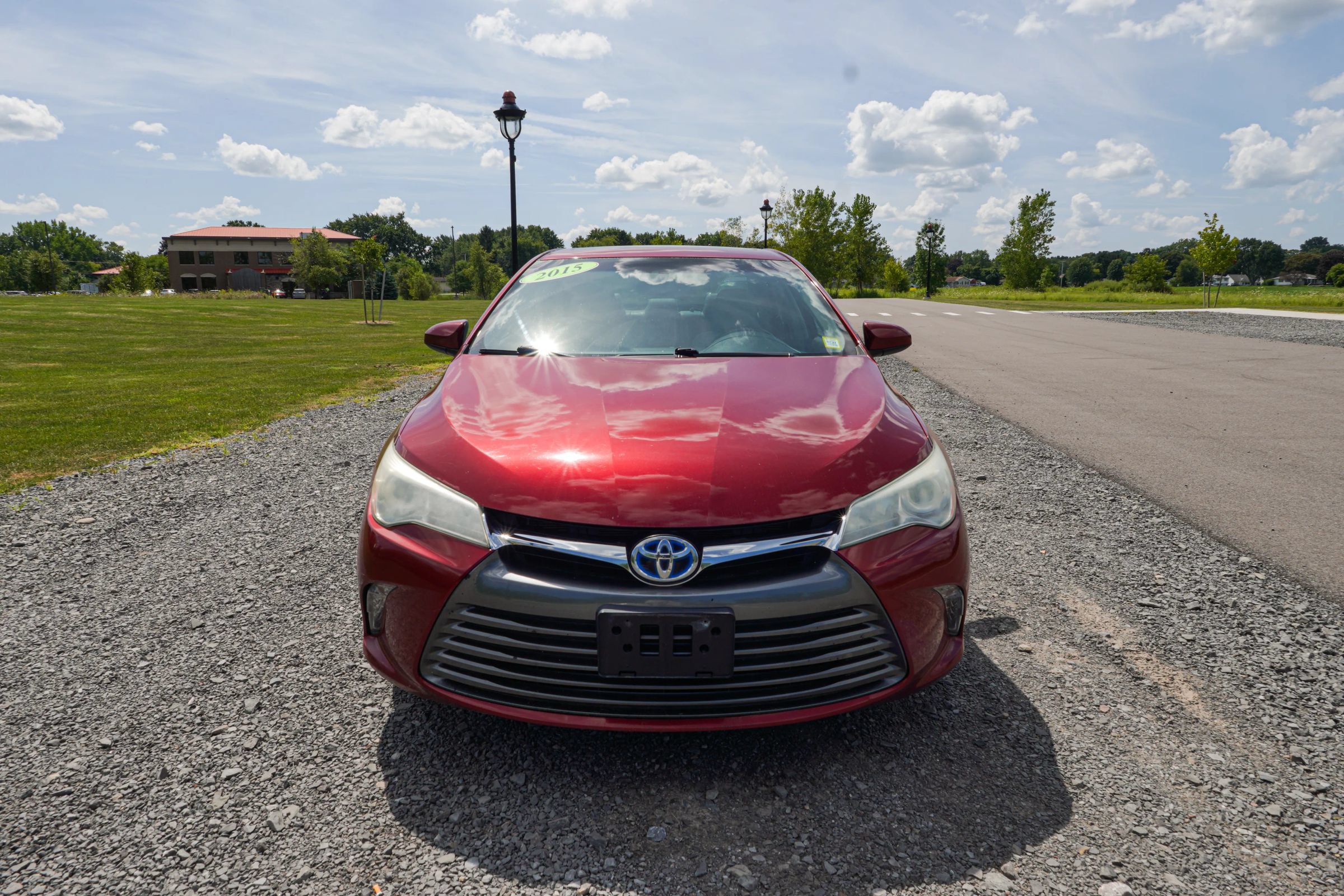 Used 2015 Toyota Camry XLE w/ Moonroof Package FWD image 4