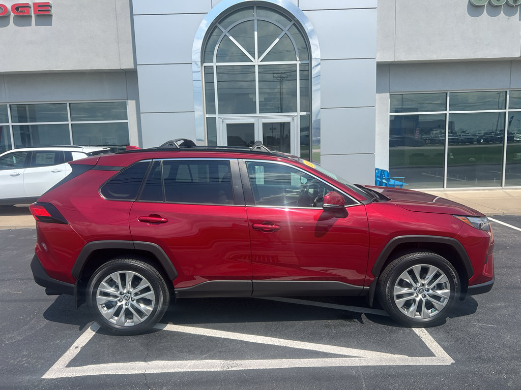 Used 2024 Toyota RAV4 XLE Premium FWD image 7