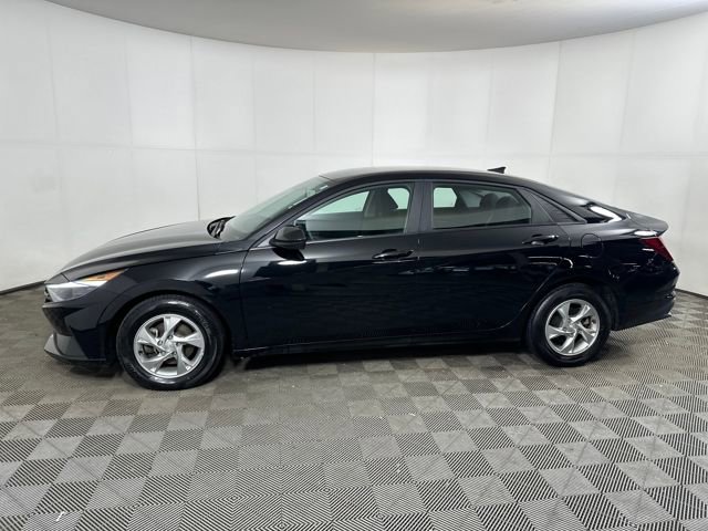 Used 2023 Hyundai Elantra SE image 6
