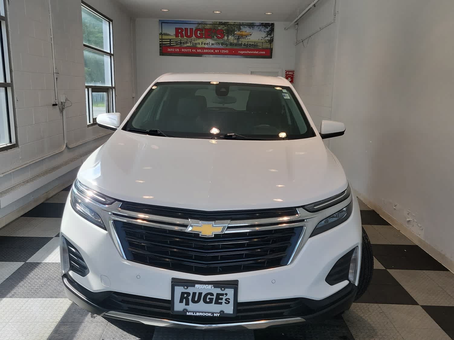 Used 2022 Chevrolet Equinox LT AWD/4WD image 9