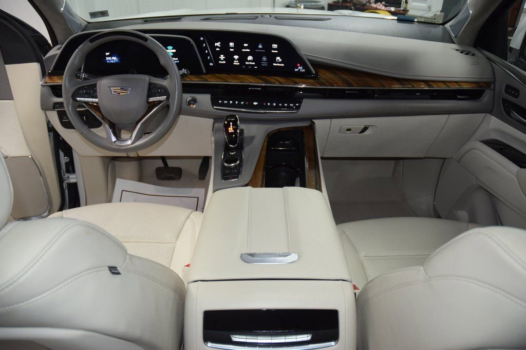 Used 2023 Cadillac Escalade ESV Premium Luxury Platinum w/ Heavy-Duty Trailer Package image 32