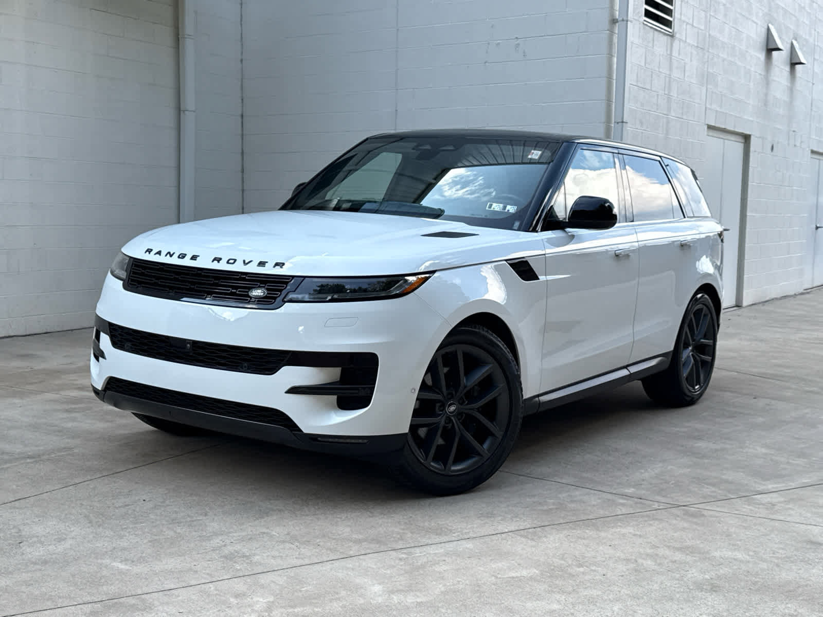 Certified 2024 Land Rover Range Rover Sport SE image 1